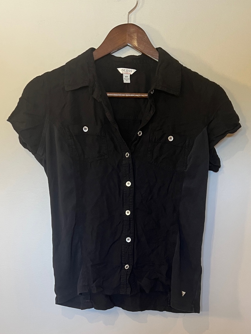 GUESS Women’s Black Short Sleeve Button Up Shirt Size M - Picture 2 of 9